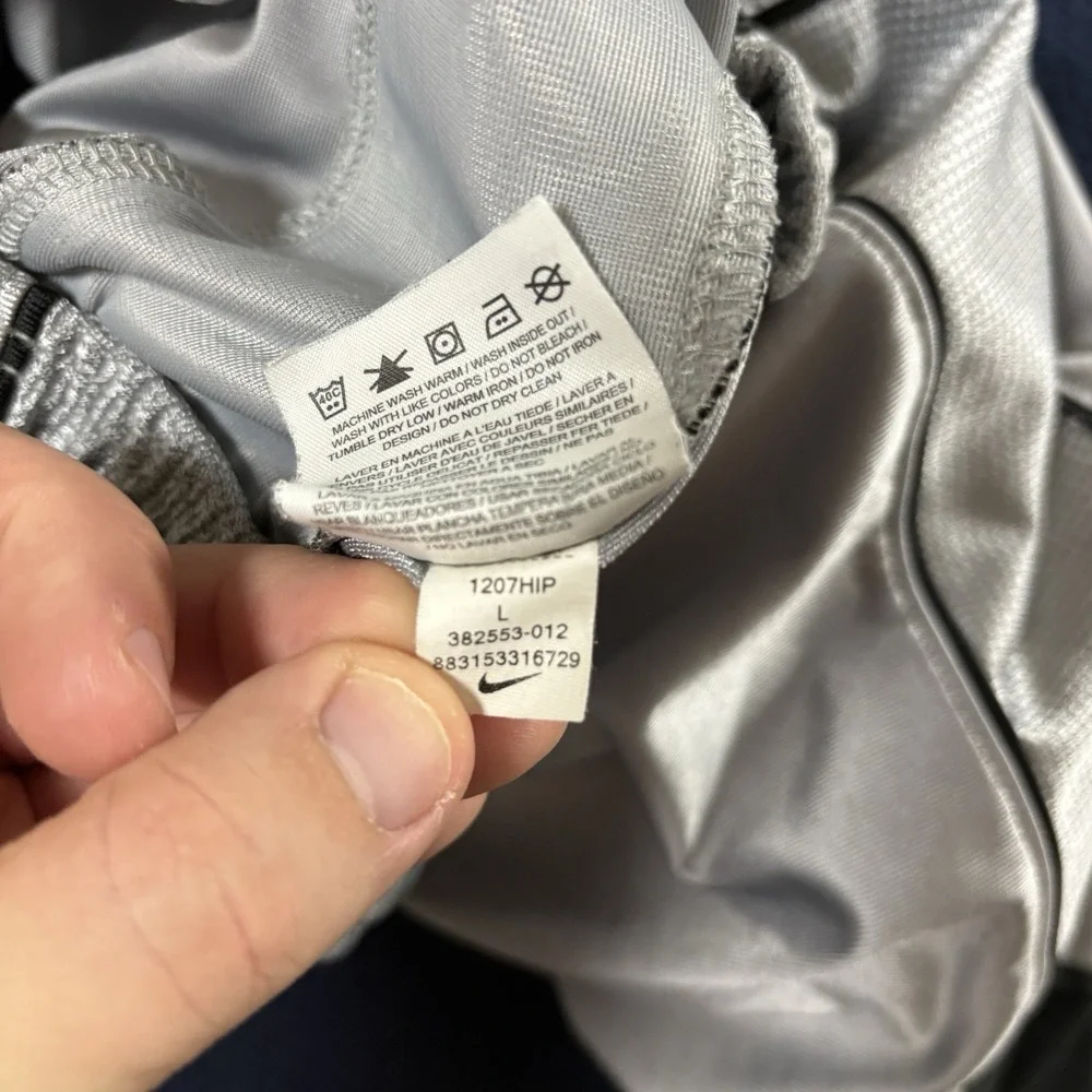 Vintage Y2K 2000s Nike Basketball Shorts Mens L Gray Black Baggy Shiny Dazzle
